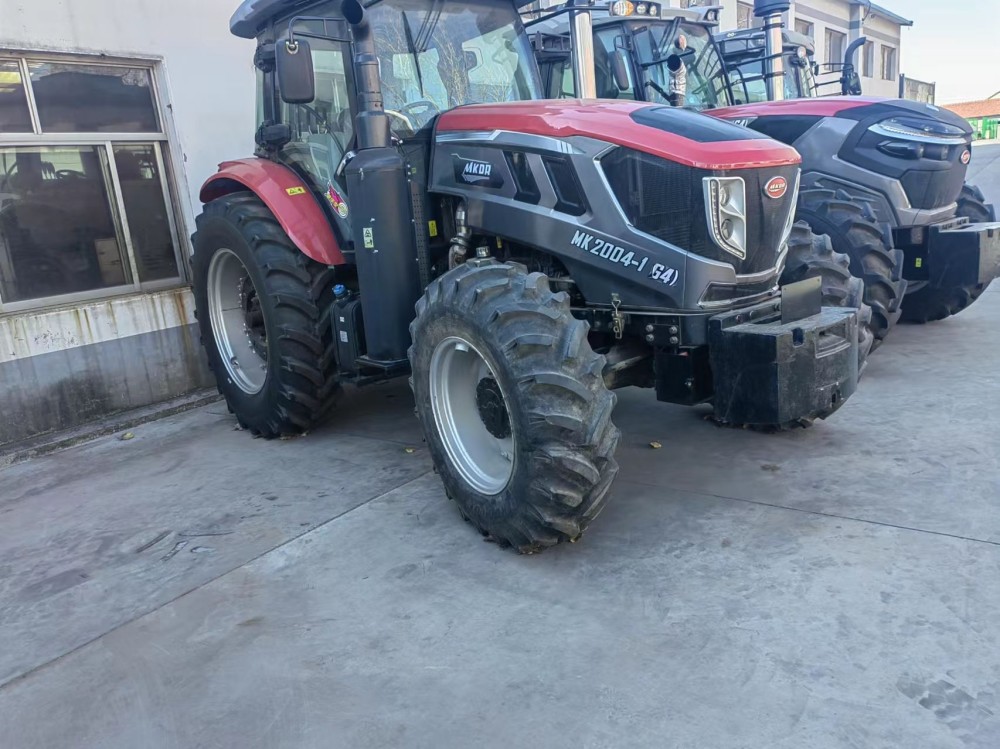 220HP Большой колесный трактор с кабиной