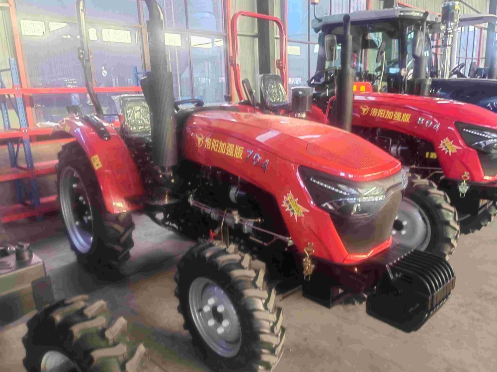 200 HP Большой колесный трактор