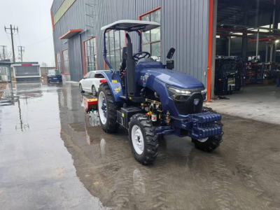 50HP Компактный трактор с плугом