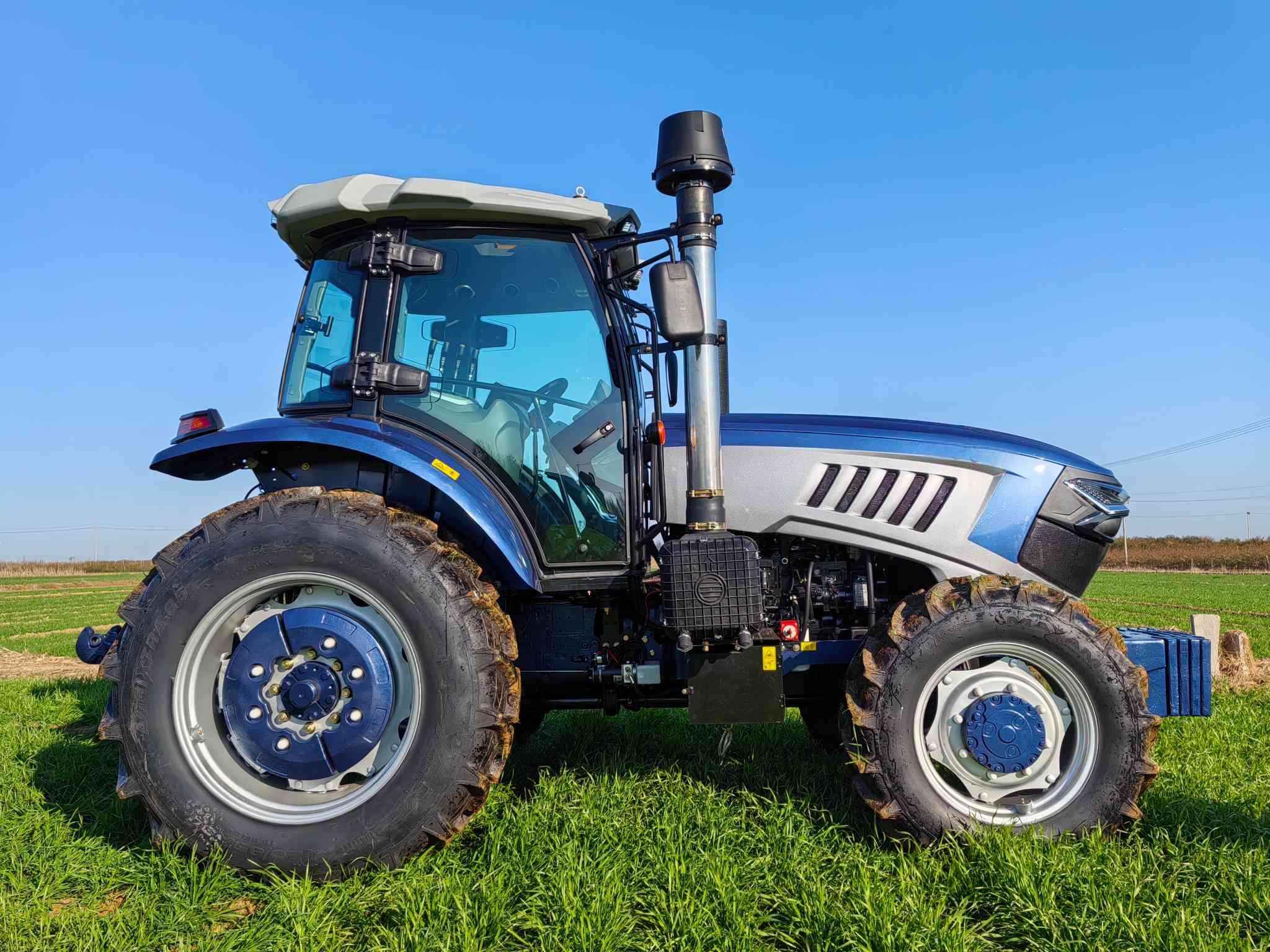 130HP Трактор для фермерских хозяйств