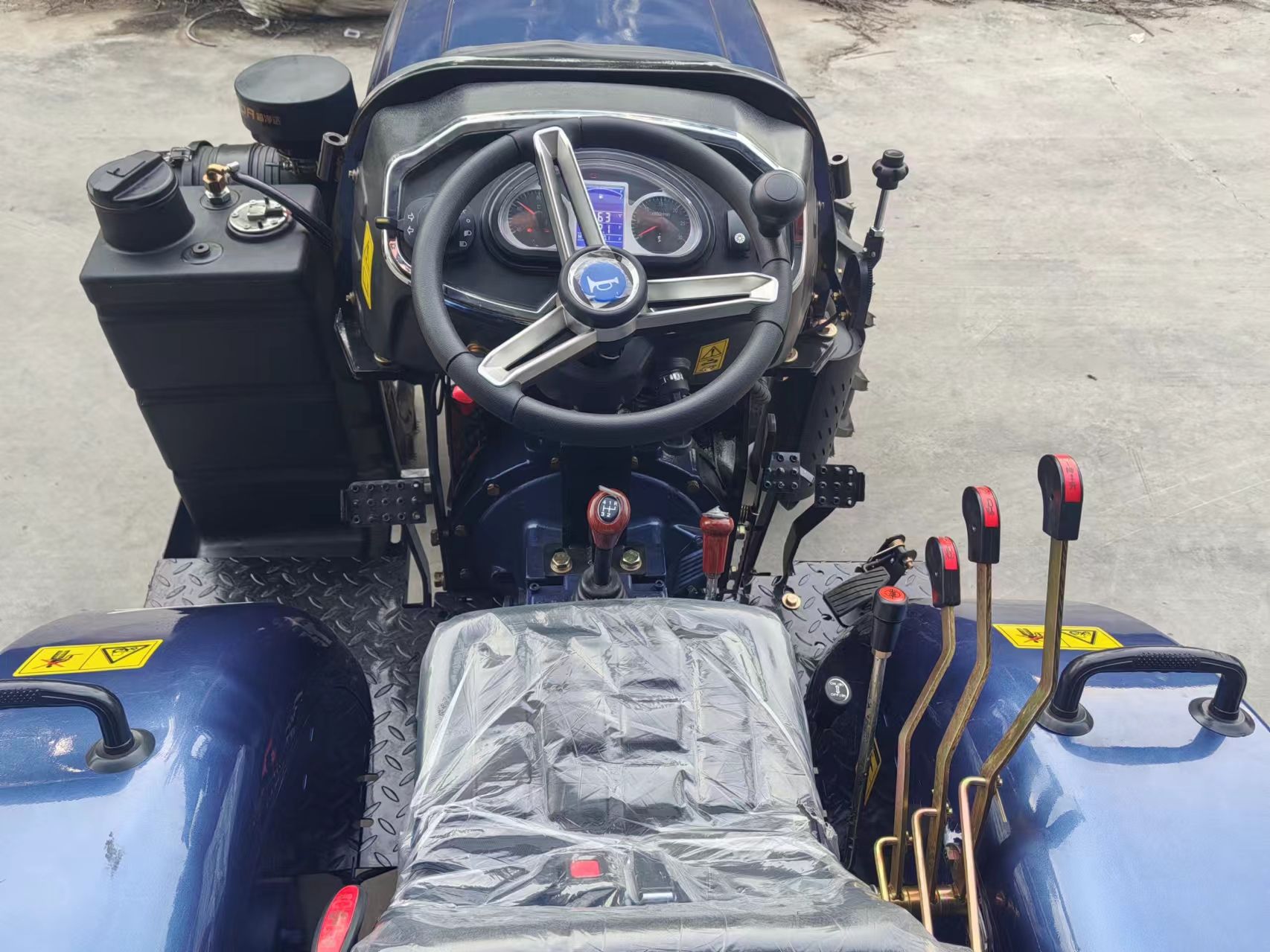 50HP Small Tractor 4x4