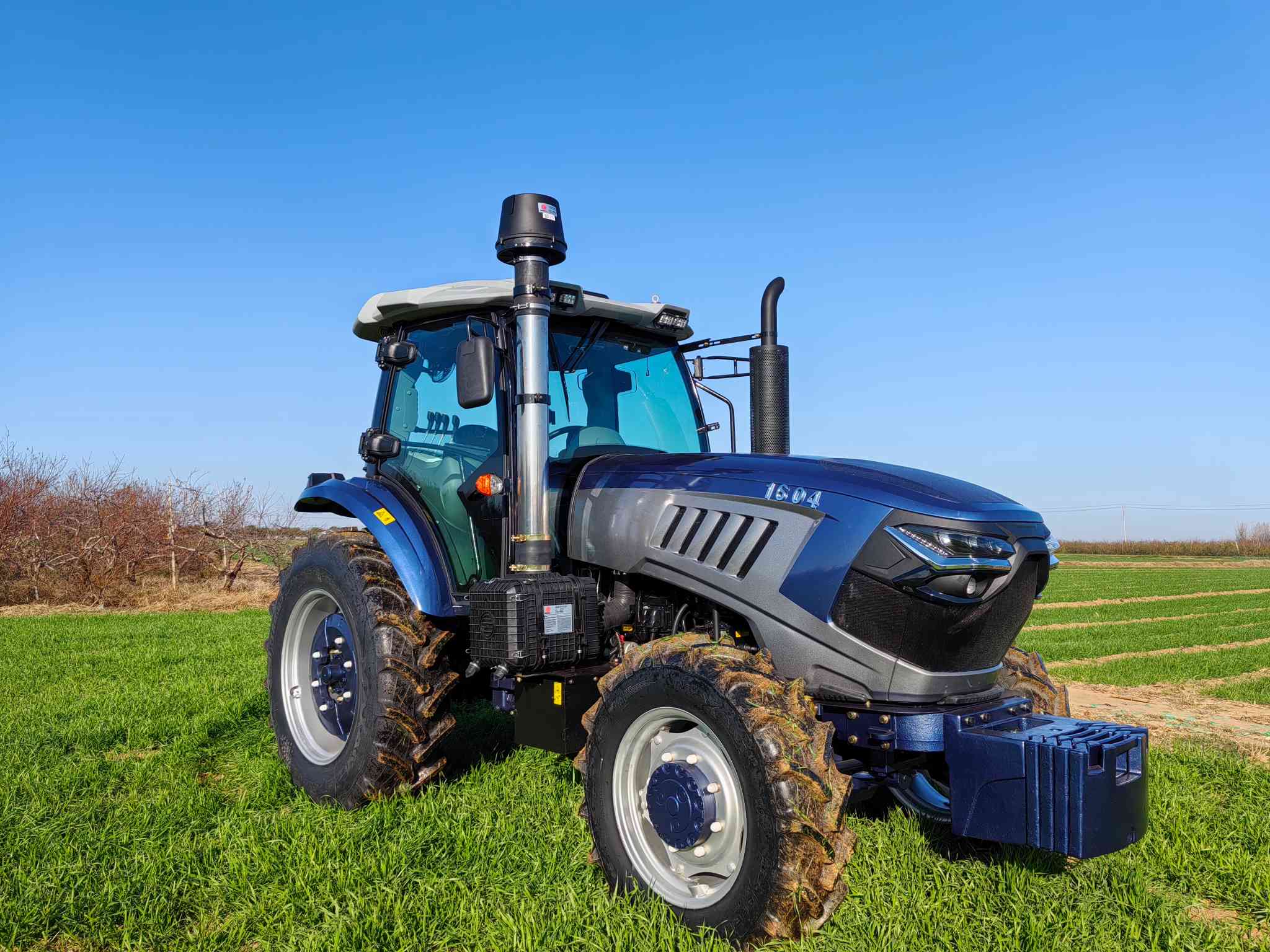 160HP полноприводной трактор с погрузчиком